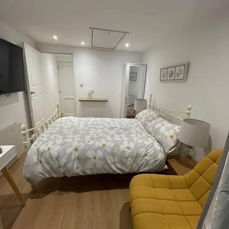 1 Bedroom Guest Suite Near City Centre. Gloucester Esterno foto